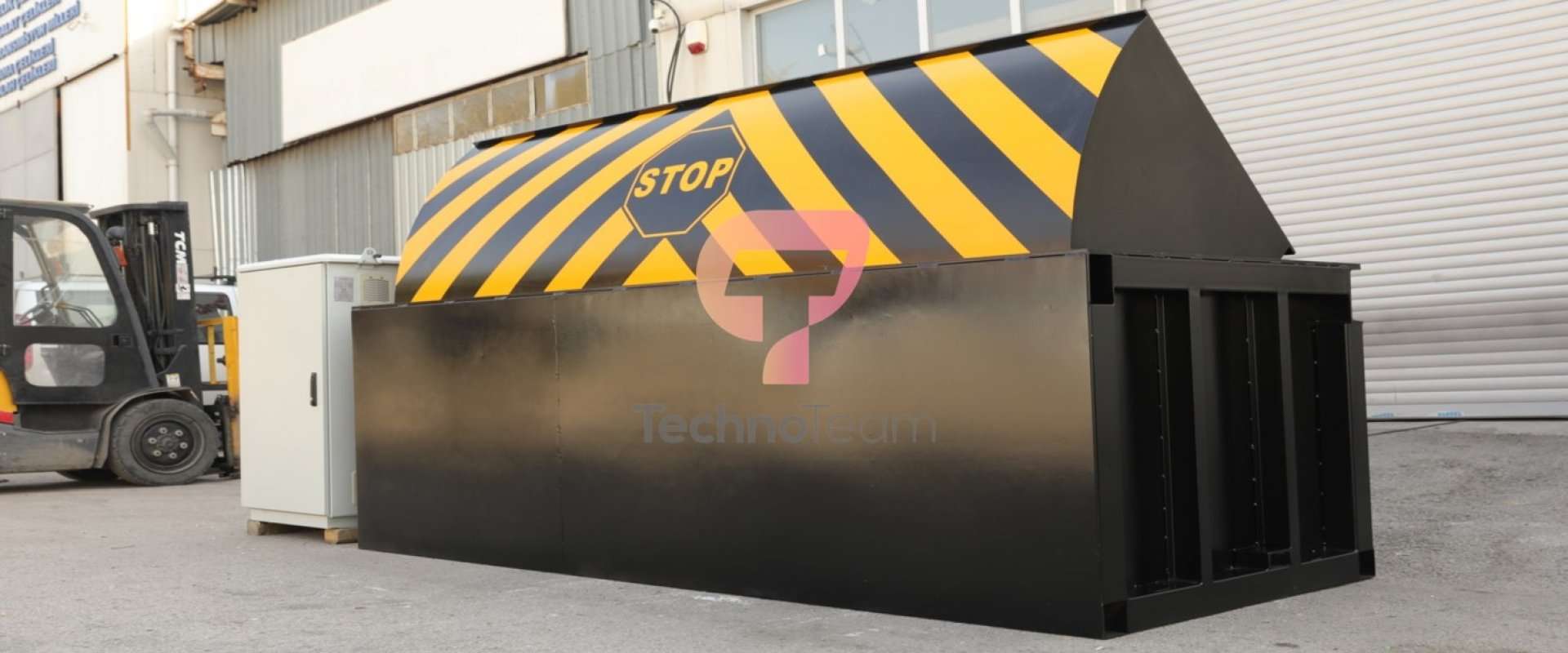 hydraulic road blocker,road blocker,crash tested road blocker,hydraulic bollard,PHYSICAL SECURITY PRODUCTS,turnstiles,swing gate,sliding gate